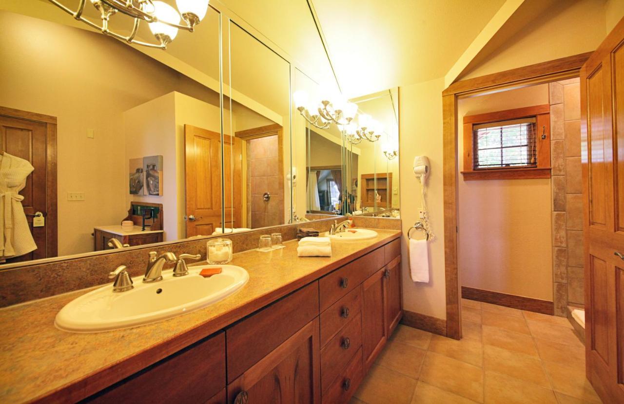 Saratoga Inn Langley Ngoại thất bức ảnh