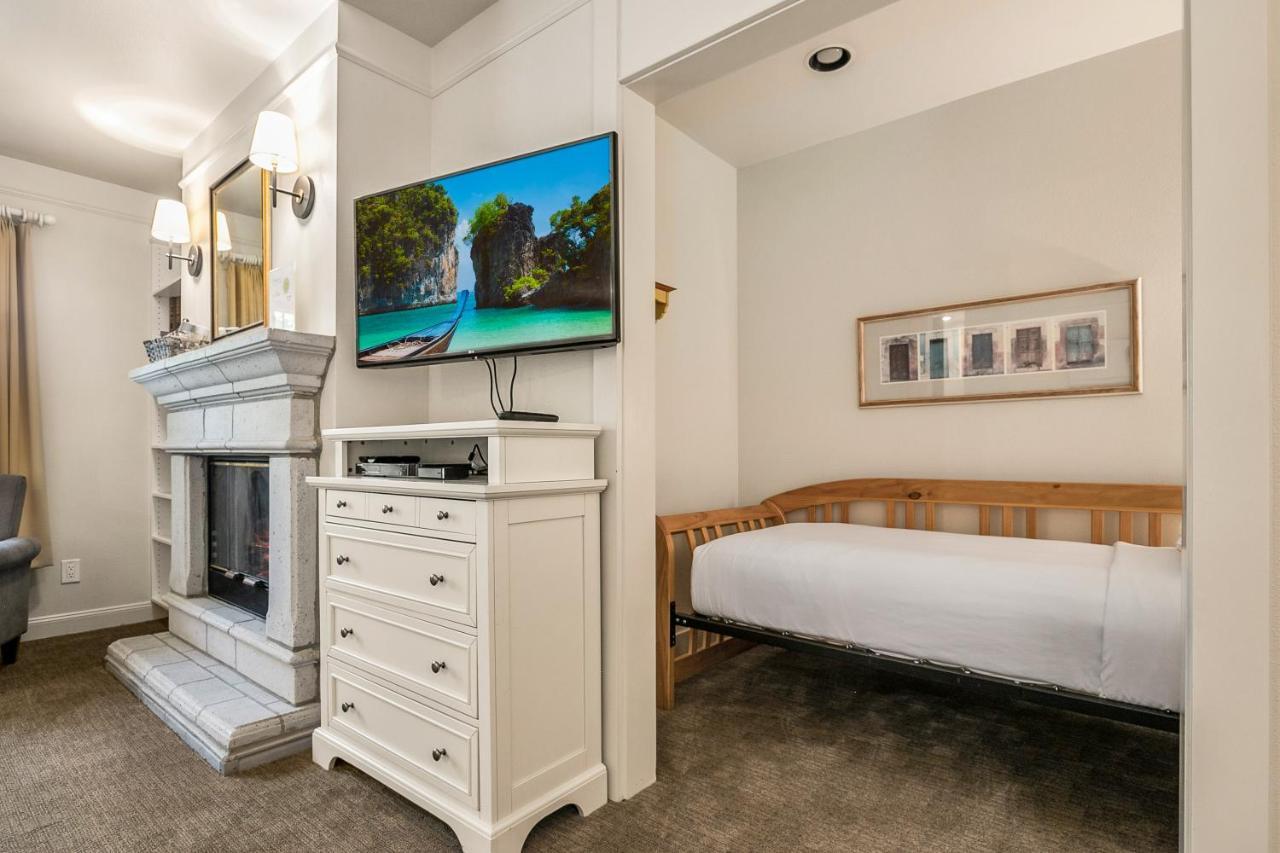 Saratoga Inn Langley Ngoại thất bức ảnh