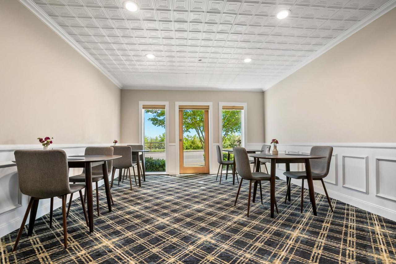 Saratoga Inn Langley Ngoại thất bức ảnh